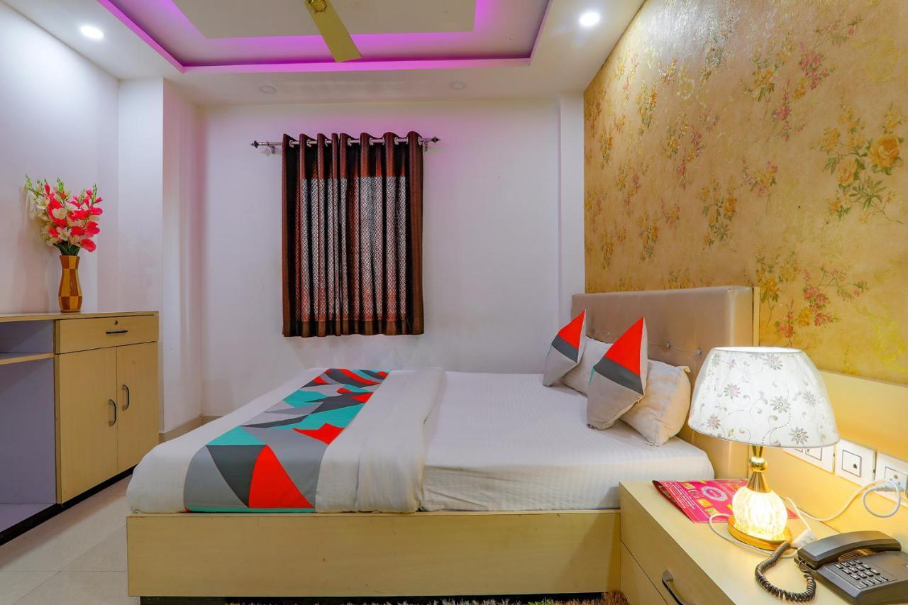 Fabexpress Moti Mahal Hotel Varanasi Exterior photo